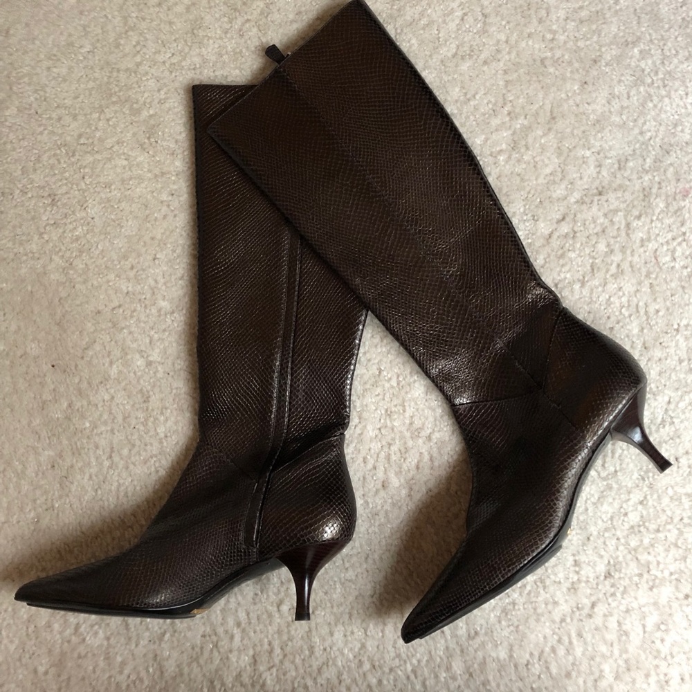 Kitty heel boots
